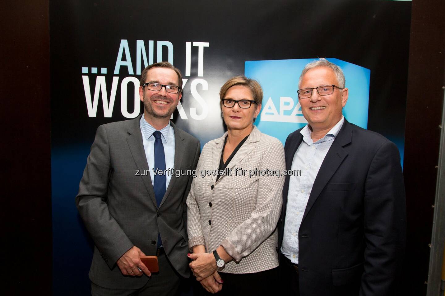 Clemens Pig (APA), Karin Thiller (APA), Alexander Falchetto (APA-IT) : Video zentrales Thema unter Kunden, Partnern und Mitarbeitern beim Sommerfest der APA-IT : Fotocredit: APA-IT/APA-Fotoservice/Richard Tanzer