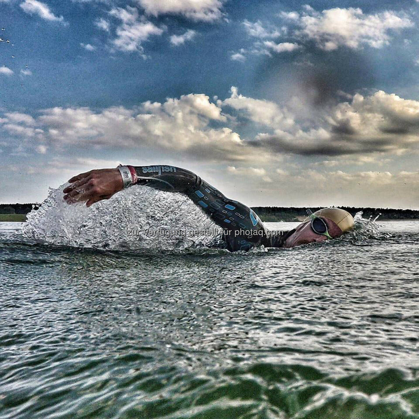 Florian Neuschwander, schwimmen, Wasser