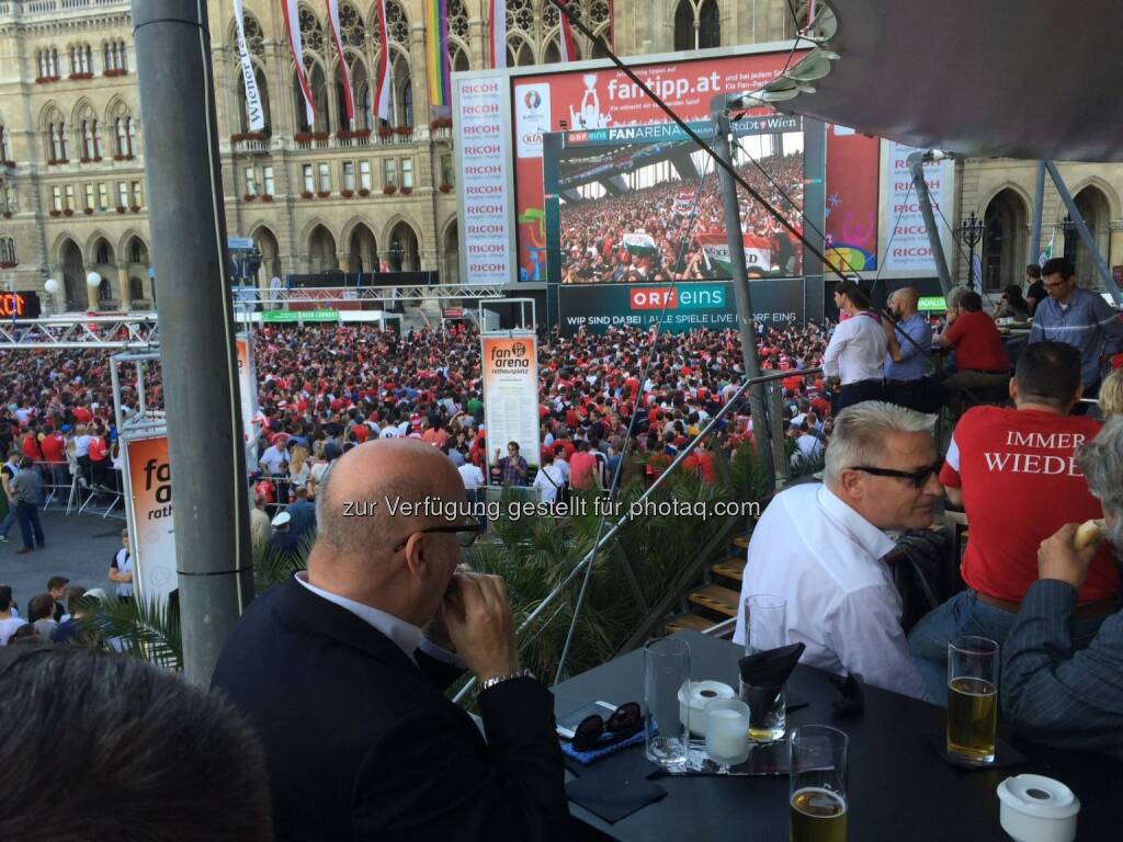 Thomas Schneidhofer beim EM Public Viewing der Wiener Privatbank, © Aussendung (15.06.2016) 