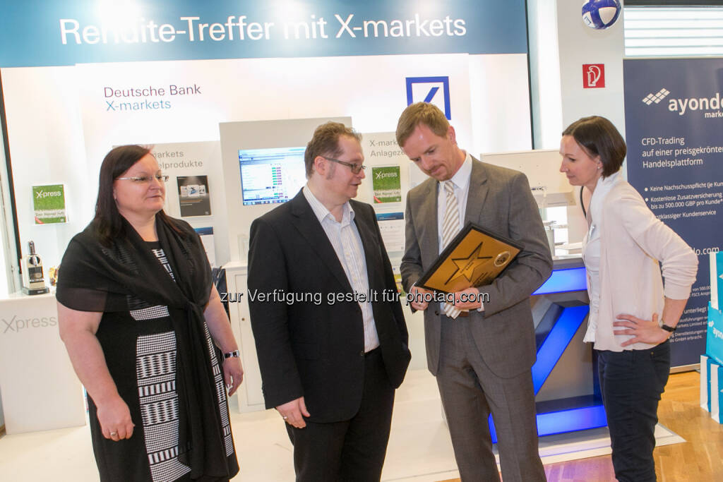 Yvette Rosinger (Rosinger Group), Gregor Rosinger (Rosinger Group), Christian Hendrik Knappe (Deutsche Bank), © Martina Draper/photaq (18.06.2016) 