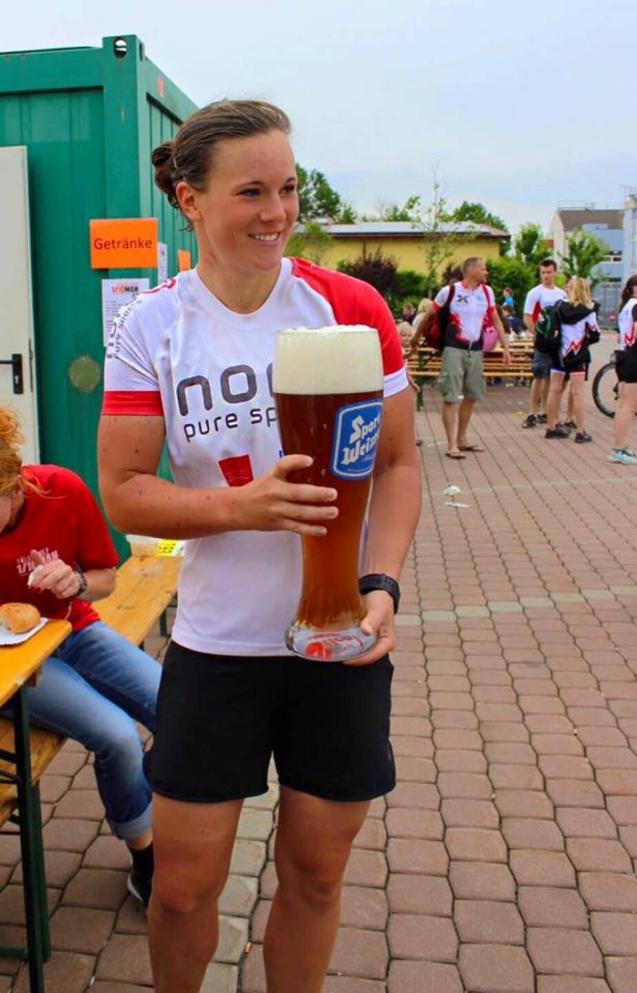 Prost Sieg in Vösendorf Tanja Stroschneider