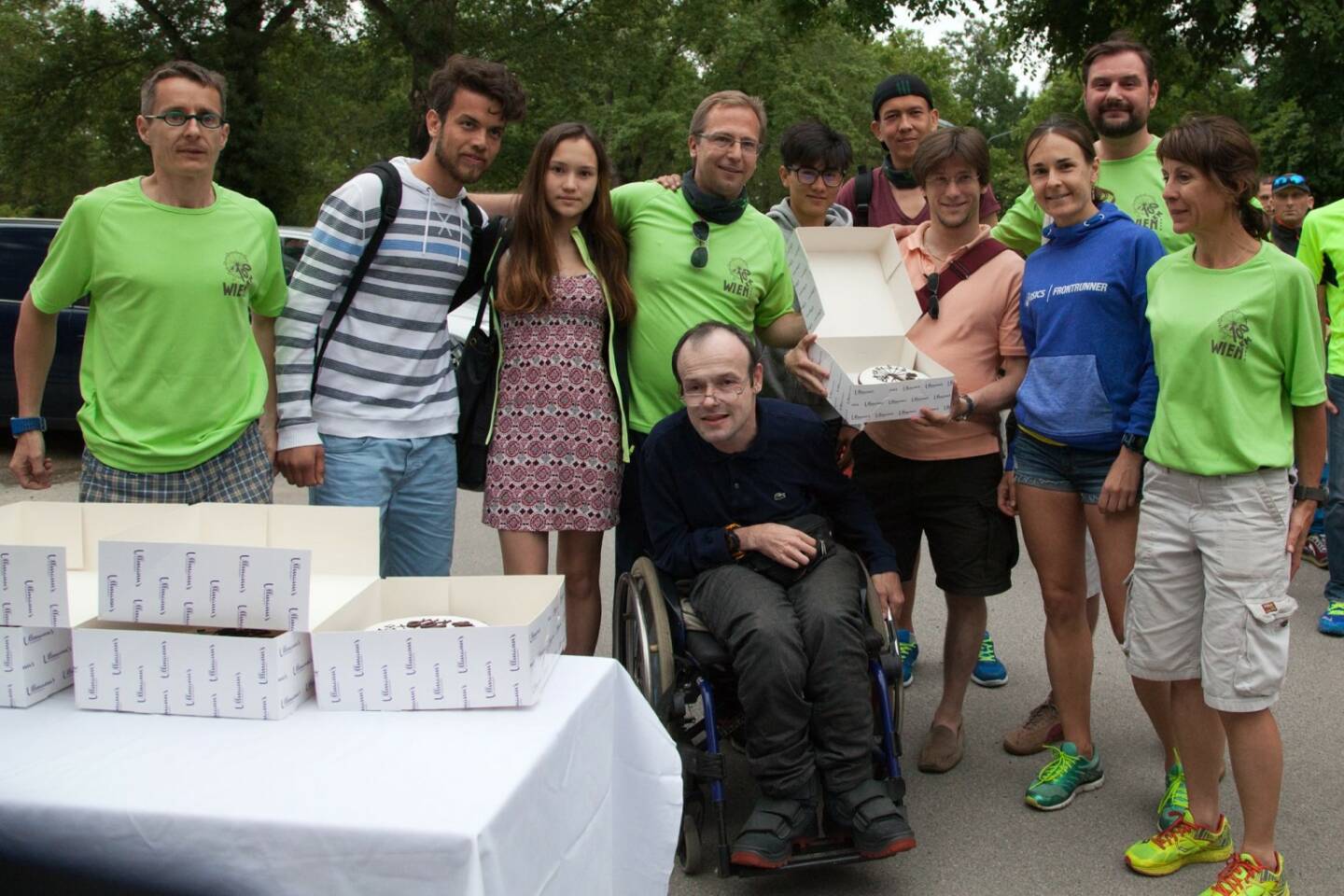 Laufteam Haus Roshan beim 100-km-(Staffel-)Lauf in Wien (c) Andreas Ecker