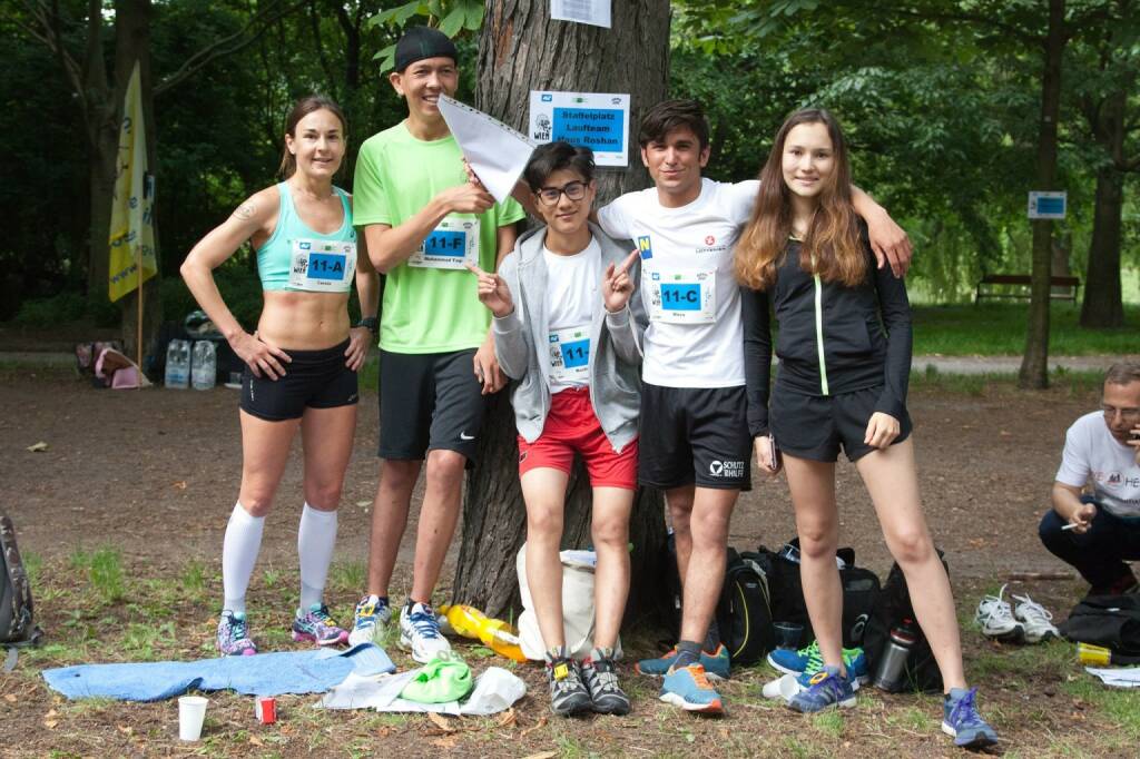 Laufteam Haus Roshan beim 100-km-(Staffel-)Lauf in Wien (c) Andreas Ecker, © Diverse  (20.06.2016) 