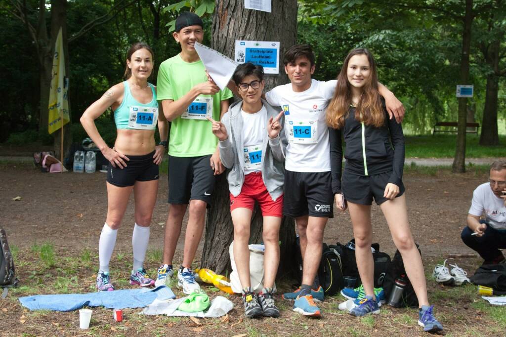 Laufteam Haus Roshan beim 100-km-(Staffel-)Lauf in Wien (c) Andreas Ecker, © Diverse  (20.06.2016) 