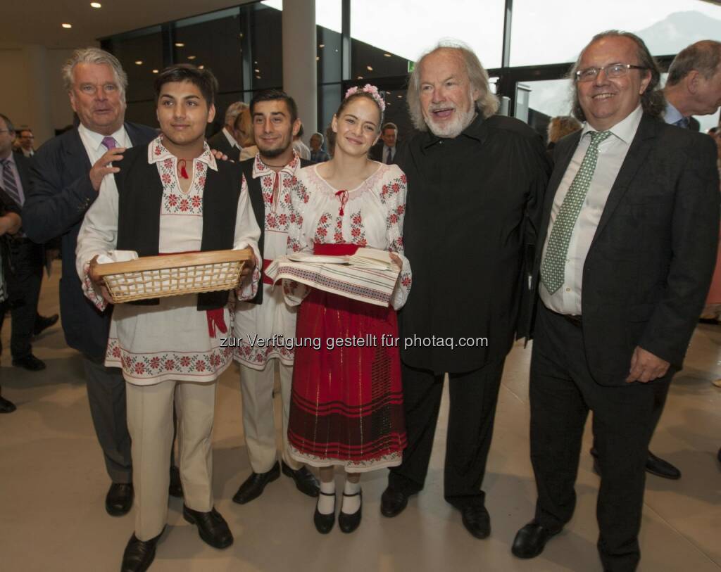 Hans Peter Haselsteiner (Concordia Vorstand), Gustav Kuhn (Dirigent), Hermann Petz (Tiroler Tageszeitung) : 25 Jahre Concordia Sozialprojekte : Benefiz-Matinée der Tiroler Festspiele Erl im Festspielhaus - Erlös für Projekte in Rumänien, Bulgarien und der Republik Moldau : Fotocredit: Bildagentur Mühlanger/Robert Mühlanger, © Aussender (20.06.2016) 