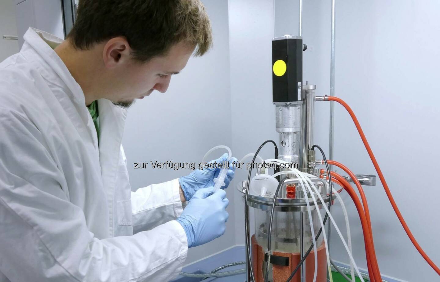 Industrie 4.0 Bioprozess-Pilotanlage : Rund acht Stunden dauert ein Fermentationsdurchgang mit Hefezellen : Copyright: Siemens AG 