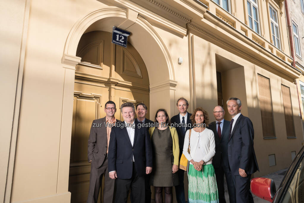 Markus Wieser, Michael Ludwig, Günther Trimmel, Isabealla Wall, Rainer Pawlick, Nina Bachinger, Reinhold Romirer, Rainer Hartlieb : Sieger beim 31. Wiener Stadterneuerungspreis : Top Leistungen der Wiener Baumeister und Planer : Fotocredit: Landesinnung Bau Wien/Wolf, © Aussendung (22.06.2016) 