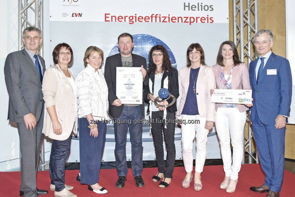 Peter Weissenböck (WK-Bezirksstellenobmann Gmünd), Ingeborg Dockner (Spartenobfrau Information und Consulting), Sonja Zwazl (WKNÖ-Präsidentin), Alexander Rammel, Irmgard Rammel, Elisabeth Rammel und Sonja Fuchs (alle Fa. Rammel GmbH), Peter Layr (EVN-Vorstandssprecher) : Die Nondorfer Rammel GmbH, Spezialist für Abfallmanagement und Abfalllogistik, gewann den Energieeffizienzpreis Helios der Wirtschaftskammer Niederösterreich (WKNÖ) ; Fotocredit: WKNÖ/www.foto-kraus.at, © Aussendung (22.06.2016) 