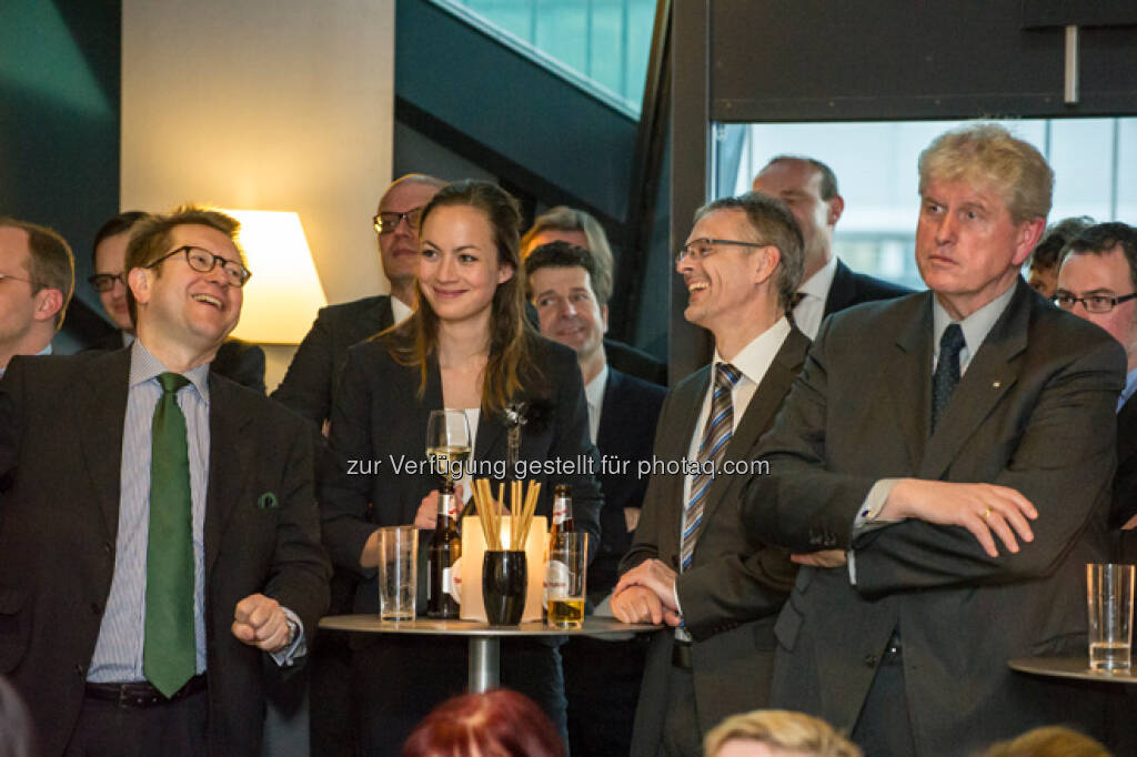 Lachen mit Ulrike Haidenthaller, mehr Bilder vom 27. FCC unter http://www.wienerborse.at/service/events/financial-community-club-16042013.html, © FCC (18.04.2013) 