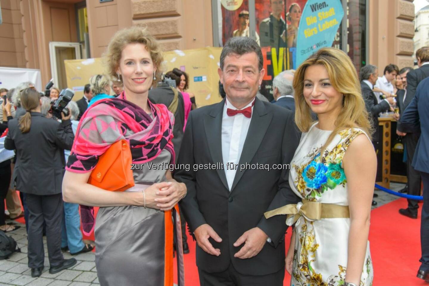 Maren Hofmeister (Intendantin), Stefan Ottrubay (Generaldirektor Esterhazy Stiftungen), Amra Bergman (Ausstattung Tosca) : Die Oper im Steinbruch St. Margarethen gewann den Österreichischen Musiktheaterpreis als Bestes Festival : Fotocredit: ViennaPress / Andreas Tischler