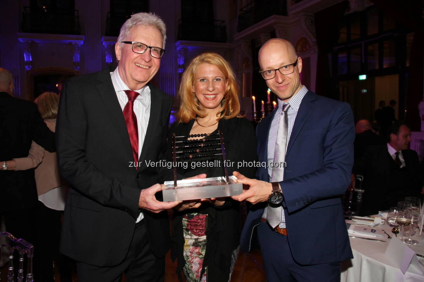 Klaus Zangerl, Christine Pardeller, Michael Reimair : Zangerl, Pardeller & Reimair 2016 bereits zum 2. Mal in Folge „Tiroler Steuerberater des Jahres“ : Fotocredit: copyright ifa AG