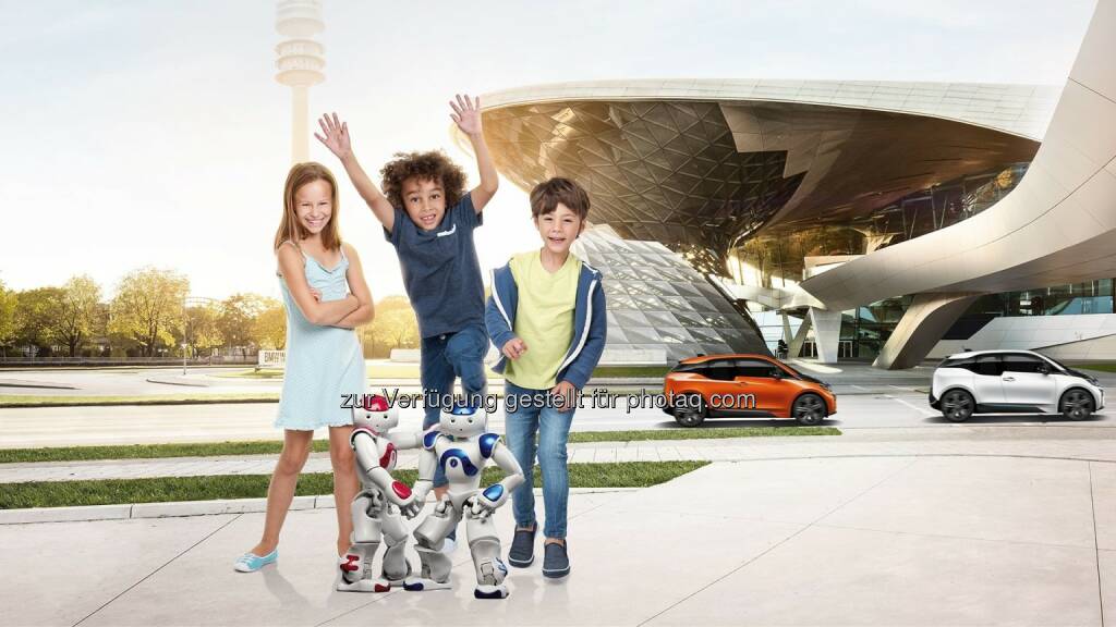 BMW Welt München : Roboter-Workshop in der BMW Welt bringt Kindern das Programmieren bei : ©BMW Group, © Aussendung (14.07.2016) 