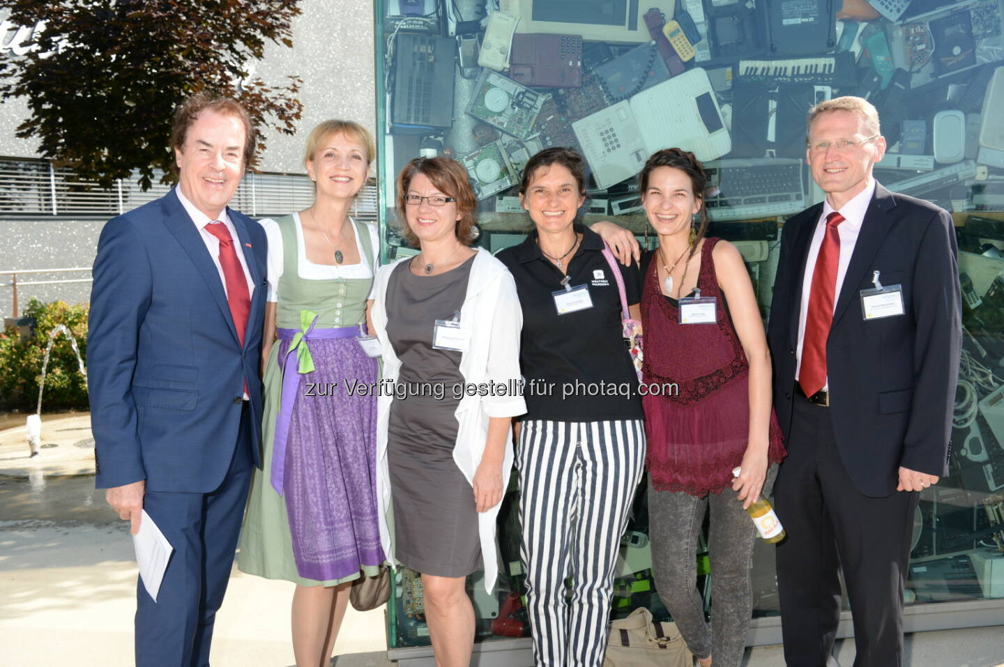 Hans Roth (Saubermacher Dienstleistungs AG), Ulrike Retter (Seminar Hotel Retter), Walburga Fröhlich (atempo GmbH), Sonja Reinisch (Weltweitwandern GmbH), Agnes Fogt (MAKAvA delighted GmbH), Robert Mayerhofer (Saubermacher Dienstleistungs AG) : Sommerbrunch der steirischen Nachhaltigkeitspioniere	: Vorzeigeunternehmen schmieden Lösungen für globale Nachhaltigkeitsziele : Fotocredit: Foto Fischer