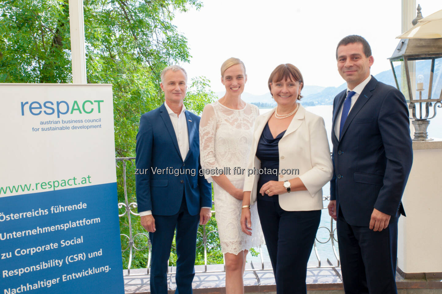 Michael Stattmann (Wirtschaftskammer Kärnten), Daniela Knieling (respACT), Herta Stockbauer (BKS Bank), Peter Umundum (Österreichische Post AG) : Kärntner Unternehmen engagieren sich für den Klimaschutz : Fotocredit: respACT/Schwarzinger