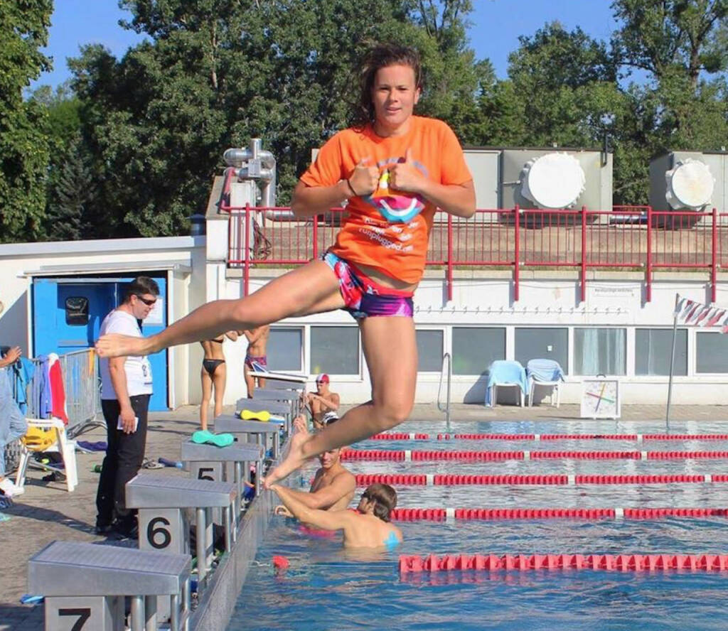 Yes Jump Tanja Stroschneider We Love Laufkundschaft Shirt by Runplugged.com (23.07.2016) 