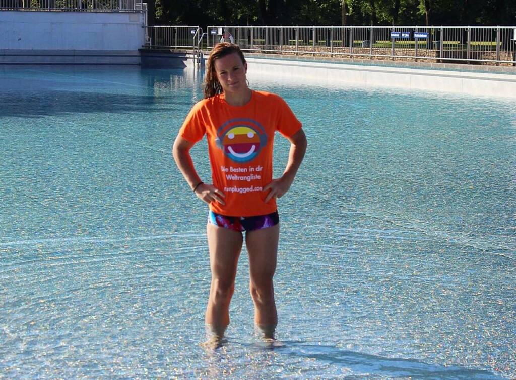 Tanja Stroschneider http://www.christian-drastil.com/blog/tanja.stroschneider im Stadionbad für unsere http://www.runplugged.com (23.07.2016)