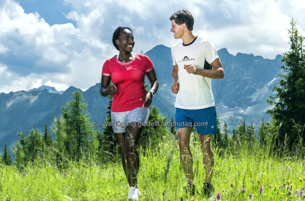 J. Lindeberg: Sabrina Simader vom kenianischen Skiteam und Paul Gerstgraser, Nordischer Kombinierer Österreich (C) Brandlion, Ch. Buchegger, © Aussendung (28.07.2016) 