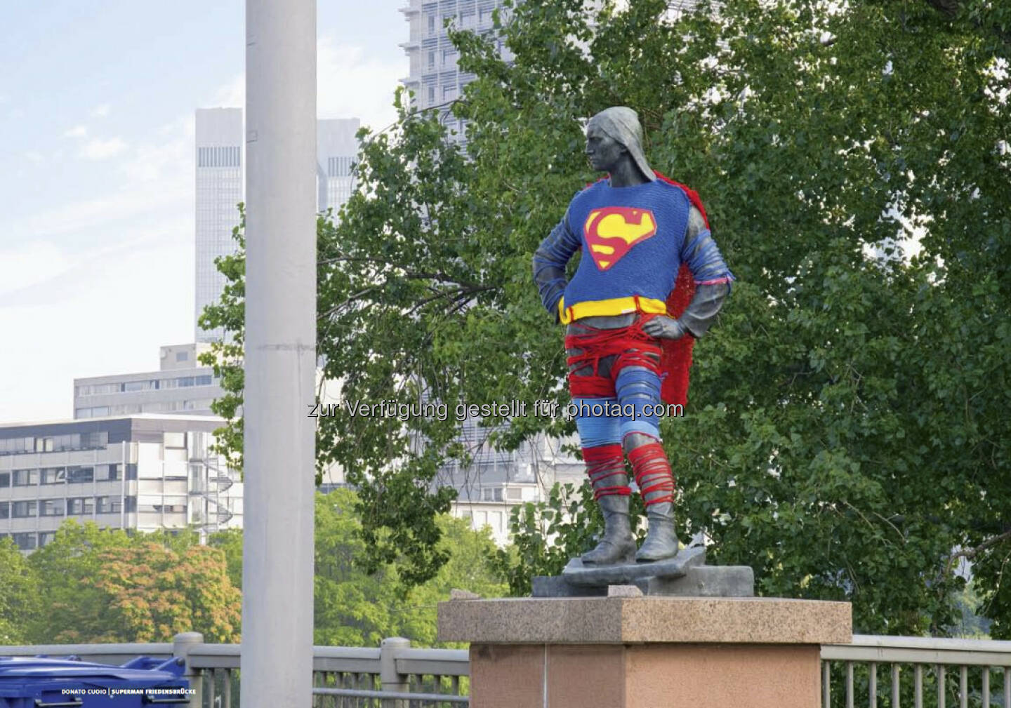 Der Superman aus dem Intercell-Geschäftsbericht 2012 (c) Intercell