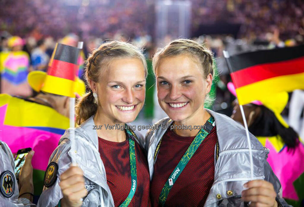Anna und Lisa Hahner bei der Eröffnung der Olympischen Sommerspiele in Rio 2016, © <a href=
