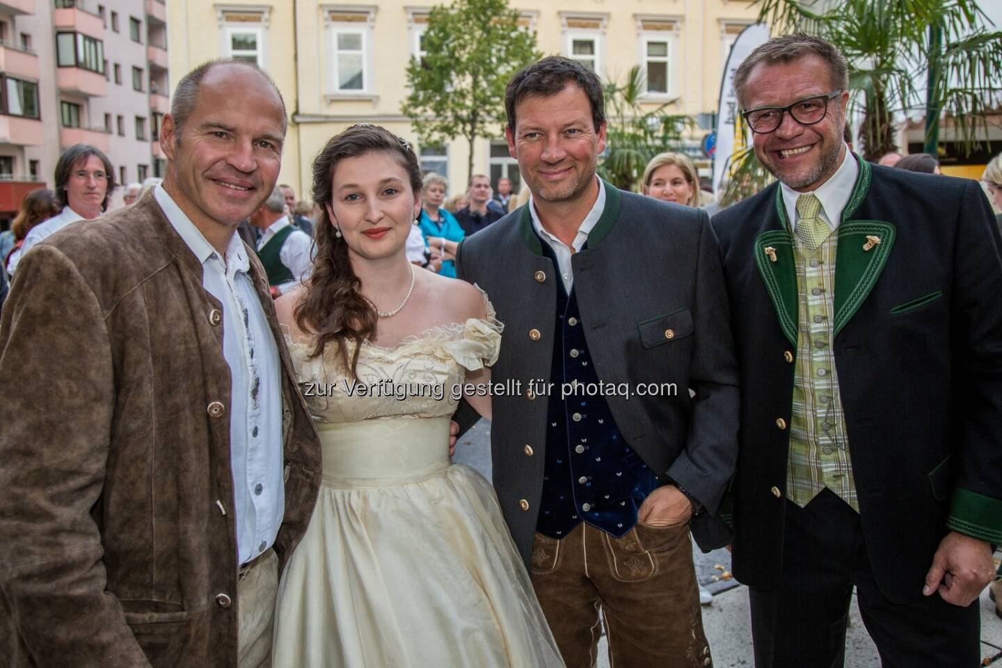 Marc Giradelli (ehem. Skistar), „Sisi“, Stephan Eberharter (ehem. Skistar), Robert Herzog (Tourismusdirektor) : Majestätisches Geburtstagsfest in Bad Ischl : Tradition trifft Moderne anlässlich der 13. Kaisernacht 2016 : Fotocredit: © Lenzenweger0035 