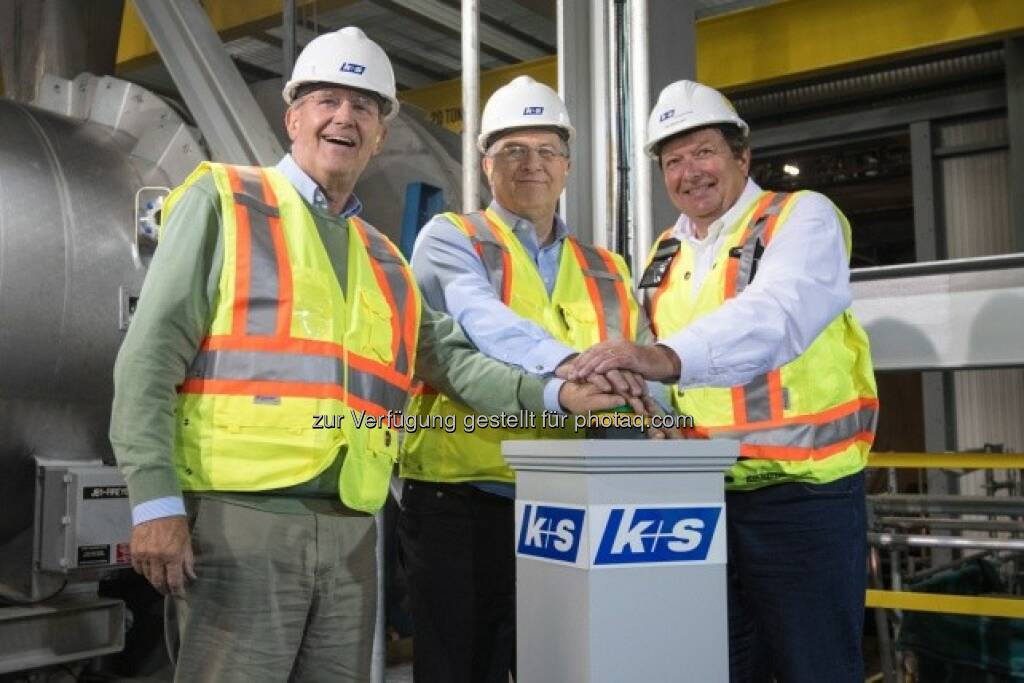 Ralf Bethke (K+S Aufsichtsratsvorsitzender), Norbert Steiner (Vorstandsvorsitzender), Ulrich Lamp (GF K+S Potash Canada) : Neues Kaliwerk in Kanada : Symbolischer Start der Inbetriebnahme von Legacy : Fotocredit: K+S Gruppe, © Aussendung (24.08.2016) 