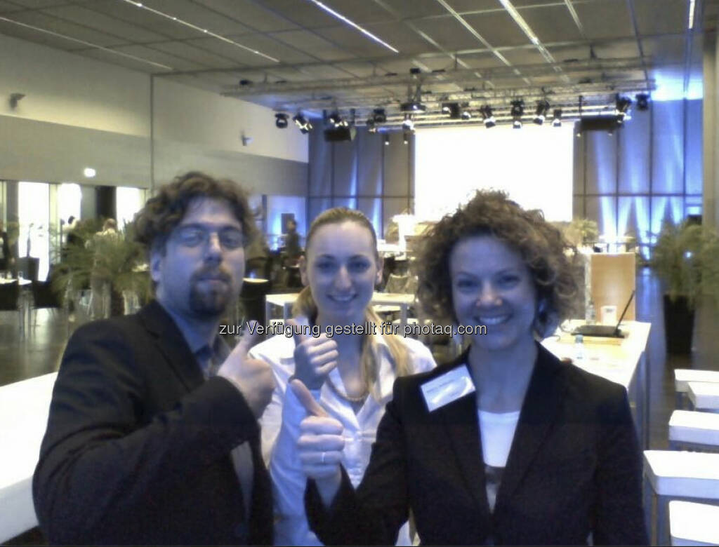 voestalpine Onliner-Day mit Sabine Hoffmann von ambuzzador (li). Das ambuzzador blogging program gibt es unter http://bit.ly/12HqzM3 (24.04.2013) 
