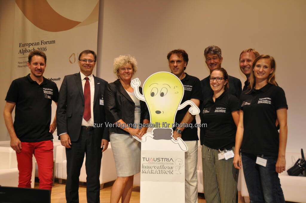 Mario Fallast (Leiter des Organisationsteams des TU Austria Innovations-Marathons), Wilfried Eichlseder (Rektor der Montanuniversität Leoben), Sabine Seidler (Rektorin der TU Wien), Roland Waldner, Harald Kainz (Rektor der TU Graz), Azra Gradincic, Stefan Posch, Julia Jantschgi : 2. TU Austria Innovations-Marathon : Fotocredit: © TU Austria, © Aussendung (26.08.2016) 