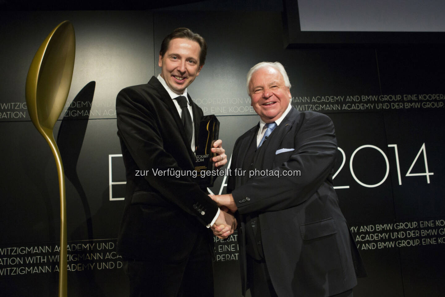 Heinz Reitbauer jun., Eckart Witzigmann : Heinz Reitbauer, Preisträger des Eckart 2014, wird vom Gault Millau am 6. September 2016 zum „Koch des Jahrzehnts“ gekürt : Fotocredit: © BMW Group/Eckart2014, BMW Museum