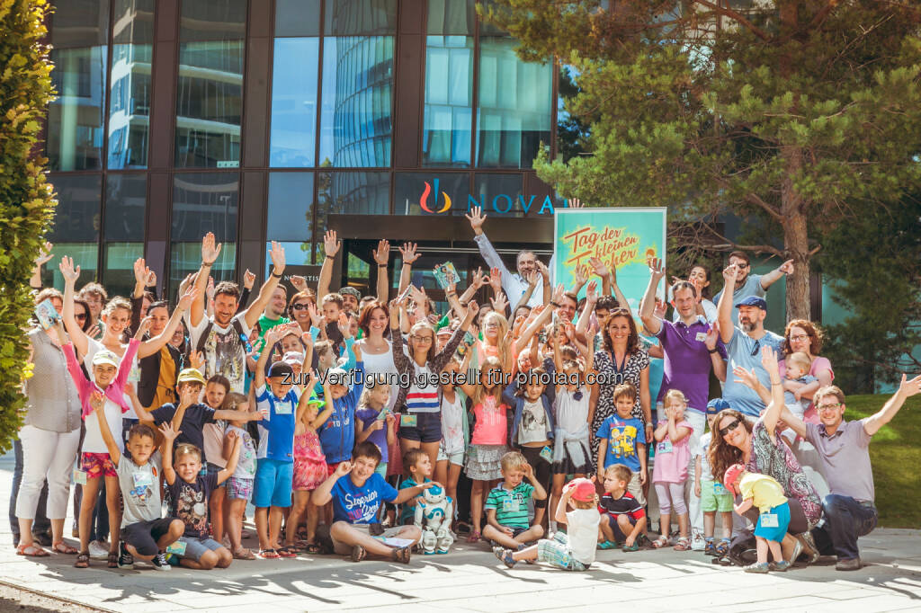 Tag der kleinen Forscher : Science Pool begeisterte Novartis Kinder für das Thema Mechatronik : Fotocredit: Novartis Pharma Gmbh/© Philipp Lipiarski / www.lipiarski.com, © Aussender (26.08.2016) 