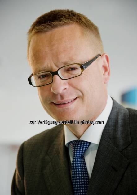 Richard Stralz, Ex-Vorstand Semperit (24. April) - finanzmarktfoto.at wünscht alles Gute! (24.04.2013) 