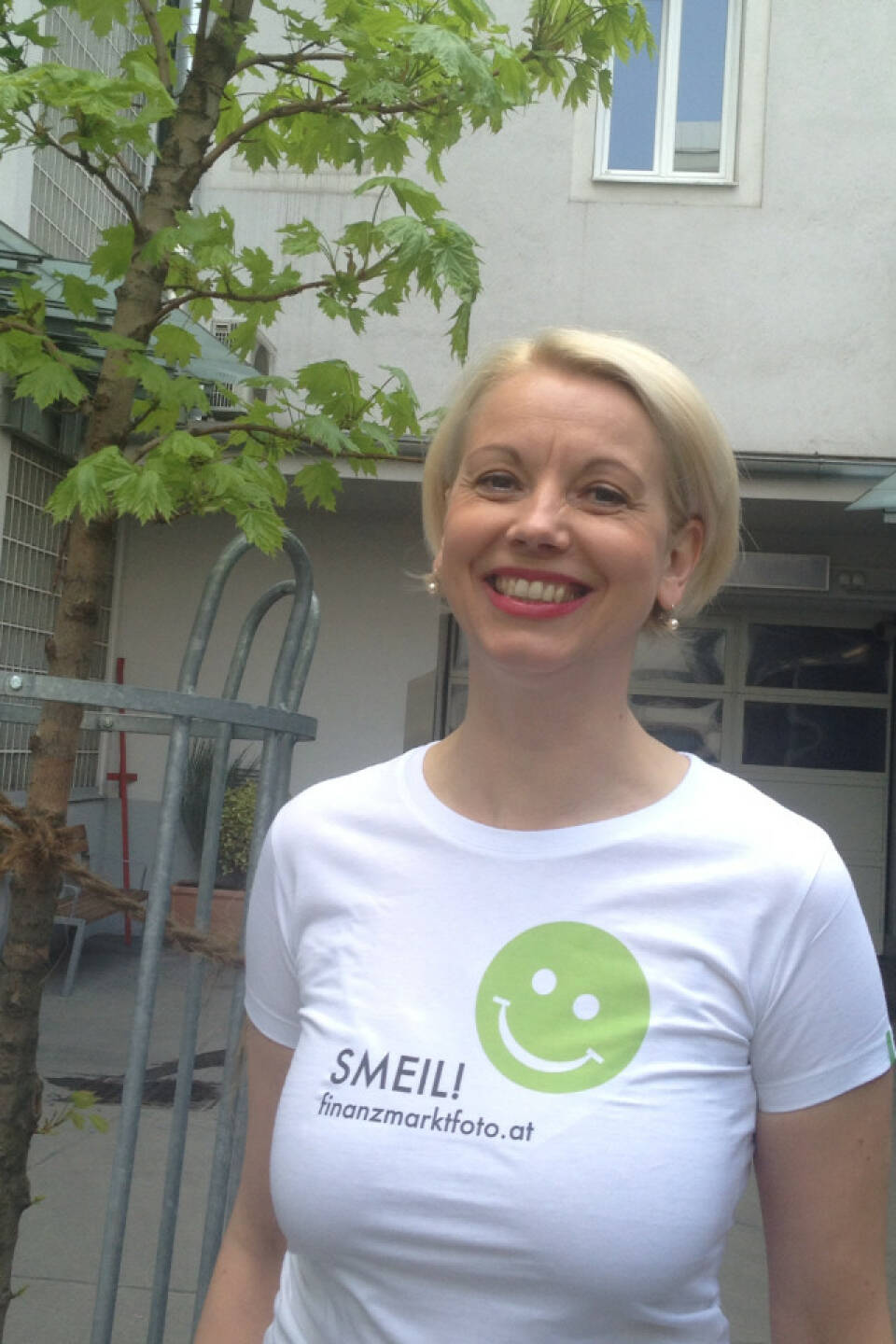 Tree Smeil! Angelika Mlinar, LIF/Neos