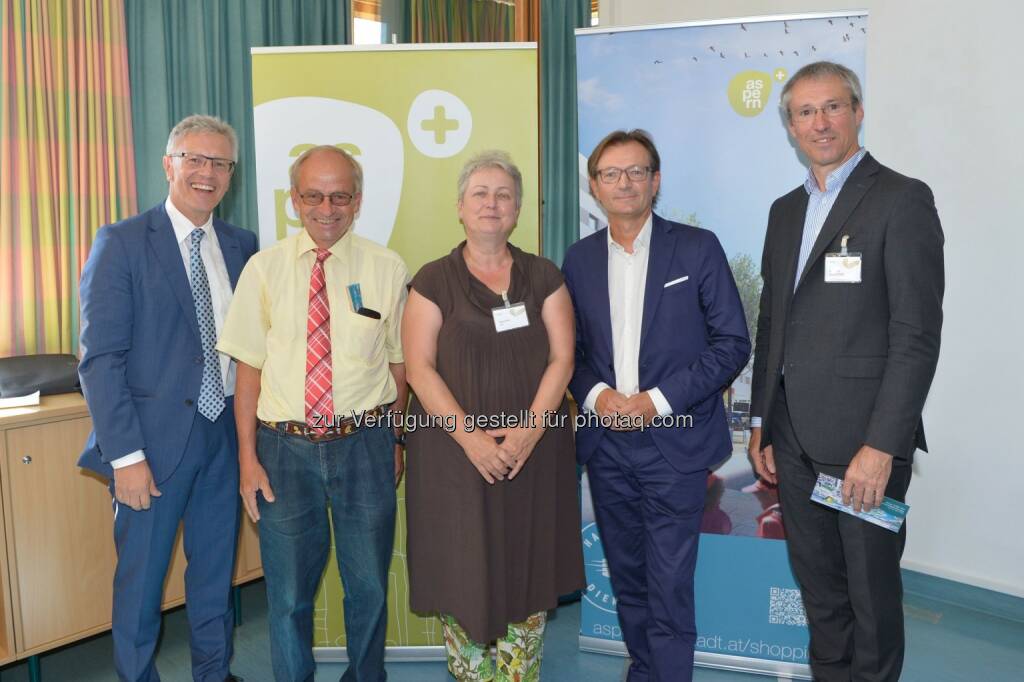  Albin Hahn (Vorstand für Finanzen und Personal bei Manner), Karl Aiginger (Querdenkerplattform Wien Europa), Christine Ax (Wirtschaftsforscherin und Autorin), Gerhard Hirczi (GF Wirtschaftsagentur Wien), Gerhard Schuster (Vorstand der Seestädter Entwicklungsgesellschaft wien 3420) : Forum Alpbach: Die Produktion kommt zurück in die Stadt : Fotocredit: wien 3420 aspern development AG/APA-Fotoservice/Lackner, © Aussender (02.09.2016) 