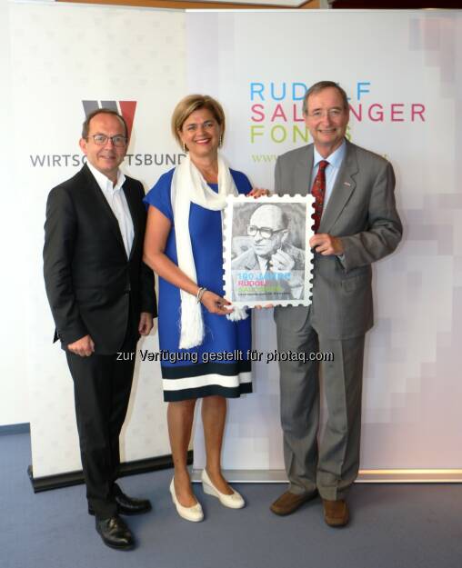 Peter Haubner (Wirtschaftsbund-Generalsekretär), Bettina Glatz-Kremsner (Vorstandsdirektorin der Österreichischen Lotterien), Christoph Leitl (Wirtschaftsbund-Präsident) : Wirtschaftsbund feiert den 100. Geburtstag von Rudolf Sallinger : Ehrenmarke 100 Jahre Rudolf Sallinger. 100 Jahre Unternehmergeist für Österreich : Fotocredit: Wirtschaftsbund Österreich, © Aussendung (03.09.2016) 