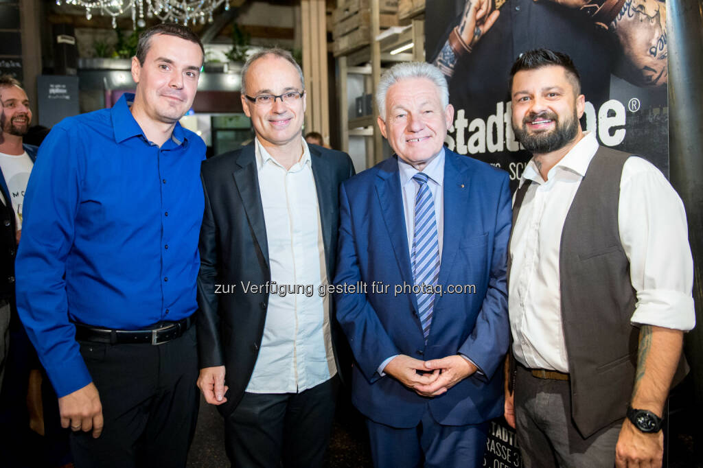 Kevin Gross, Edi Altendorfer (Unternehmensberater), Josef Pühringer (LH OÖ), Paul Gürtler (Koch) : Paul Gürtler und Eduard Altendorfer haben das In-Lokal Stadtliebe im Zentrum von Linz eröffnet : Fotocredit: Cityfoto/Peter Christian Mayr, BSc, © Aussender (07.09.2016) 