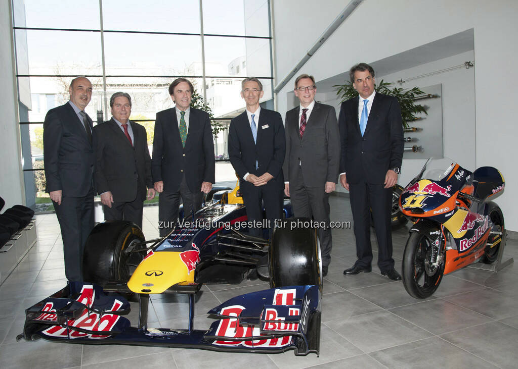 Manfred Wegscheider (Bürgermeister Kapfenberg), Bernd Rosenberger (Bürgermeister Bruck/Mur), Franz Voves ( Landeshauptmann der Steiermark), Wolfgang Plasser (Pankl),  Christian Buchmann (Landesrat), Stefan Pierer (Cross) (25.04.2013) 