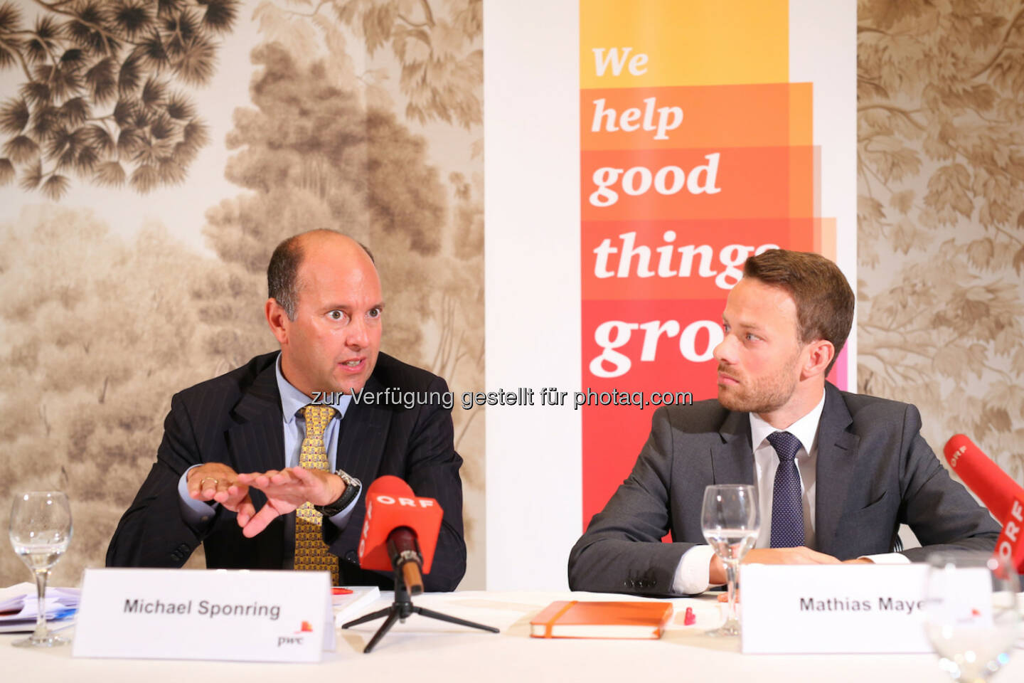 Michael Sponring (Studienautor und Leiter Power & Utilities bei PwC Österreich), Mathias Mayer (Studienautor und Energieexperte bei PwC Österreich) : PwC Studie: Österreichische Energiewirtschaft steht vor großen Herausforderungen : Fotocredit: PwC Österreich/APA-Fotoservice/Schedl