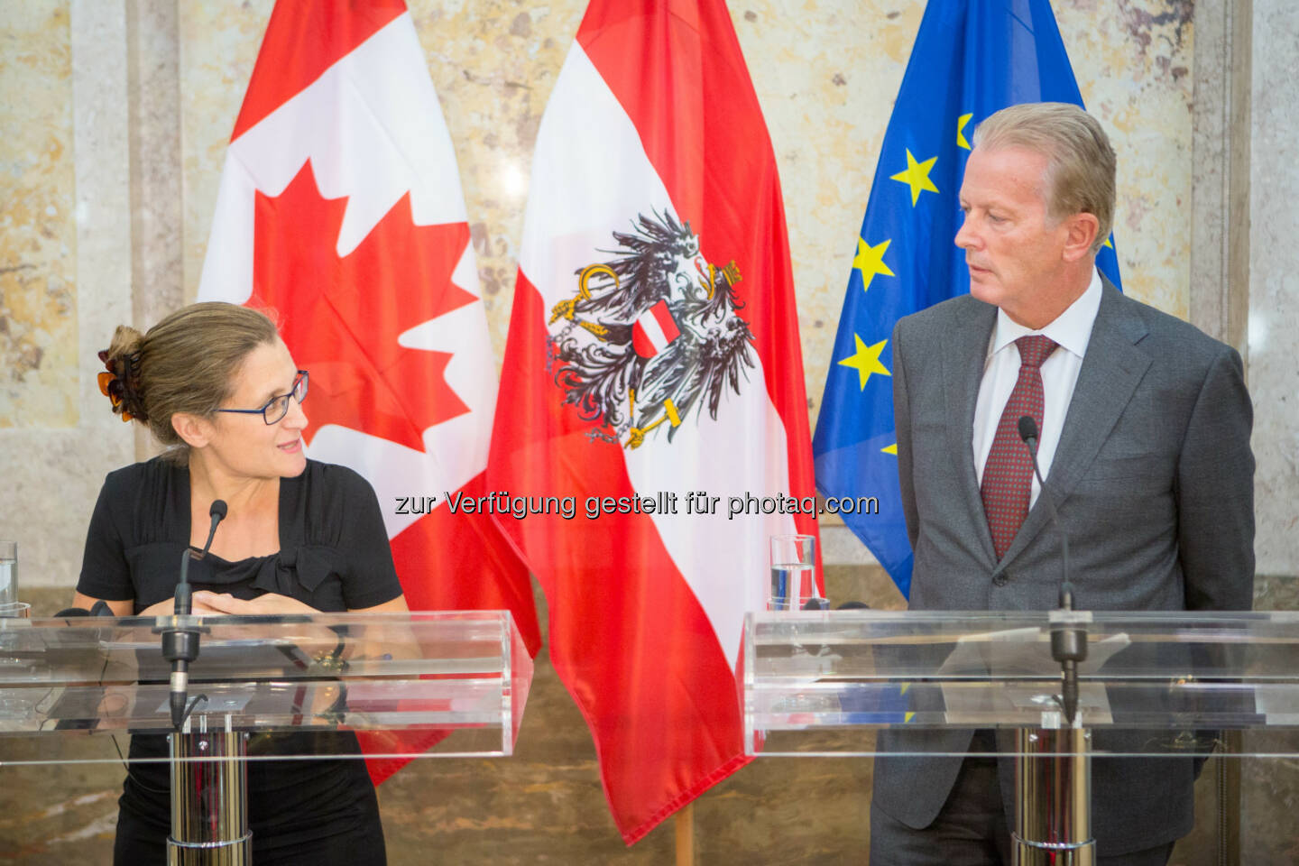 Chrystia Freeland (Kanadische Handelsministerin), Reinhold Mitterlehner (Vizekanzler und Wirtschaftsminister) : Kanada-Abkommen nützt Exportland Österreich und sichert Arbeitsplätze : Fotocredit: bmwfw/Glaser