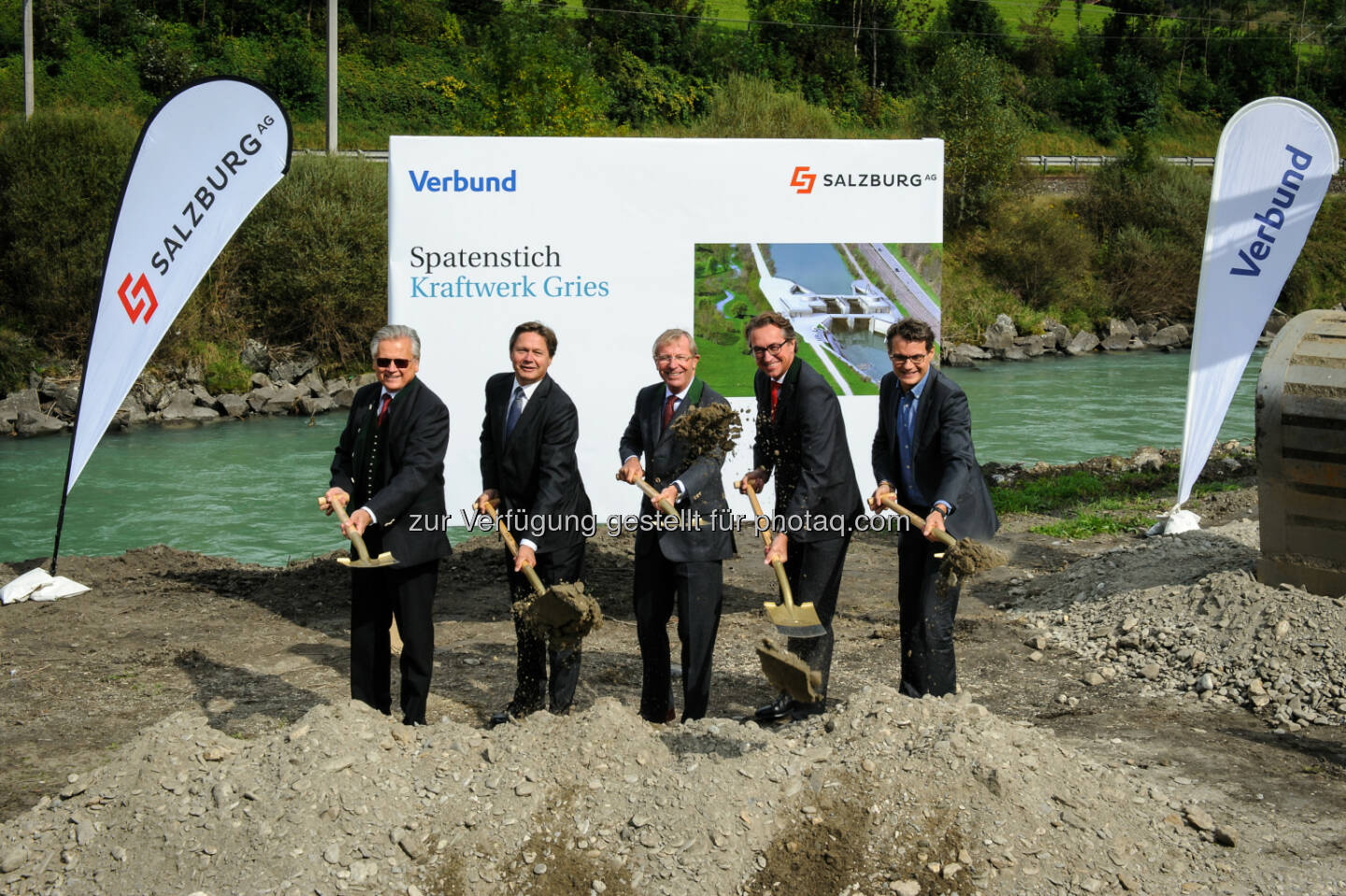 Günther Rabensteiner (Verbund AG), Wolfgang Anzengruber (Verbund AG), Wilfried Haslauer (LH Salzburg), Leonhard Schitter (Salzburg AG), Horst Ebner (Salzburg AG) : Salzburg AG und Verbund errichten neues Salzach-Kraftwerk Gries im Pinzgau : Fotocredit: Verbund/Salzburg AG