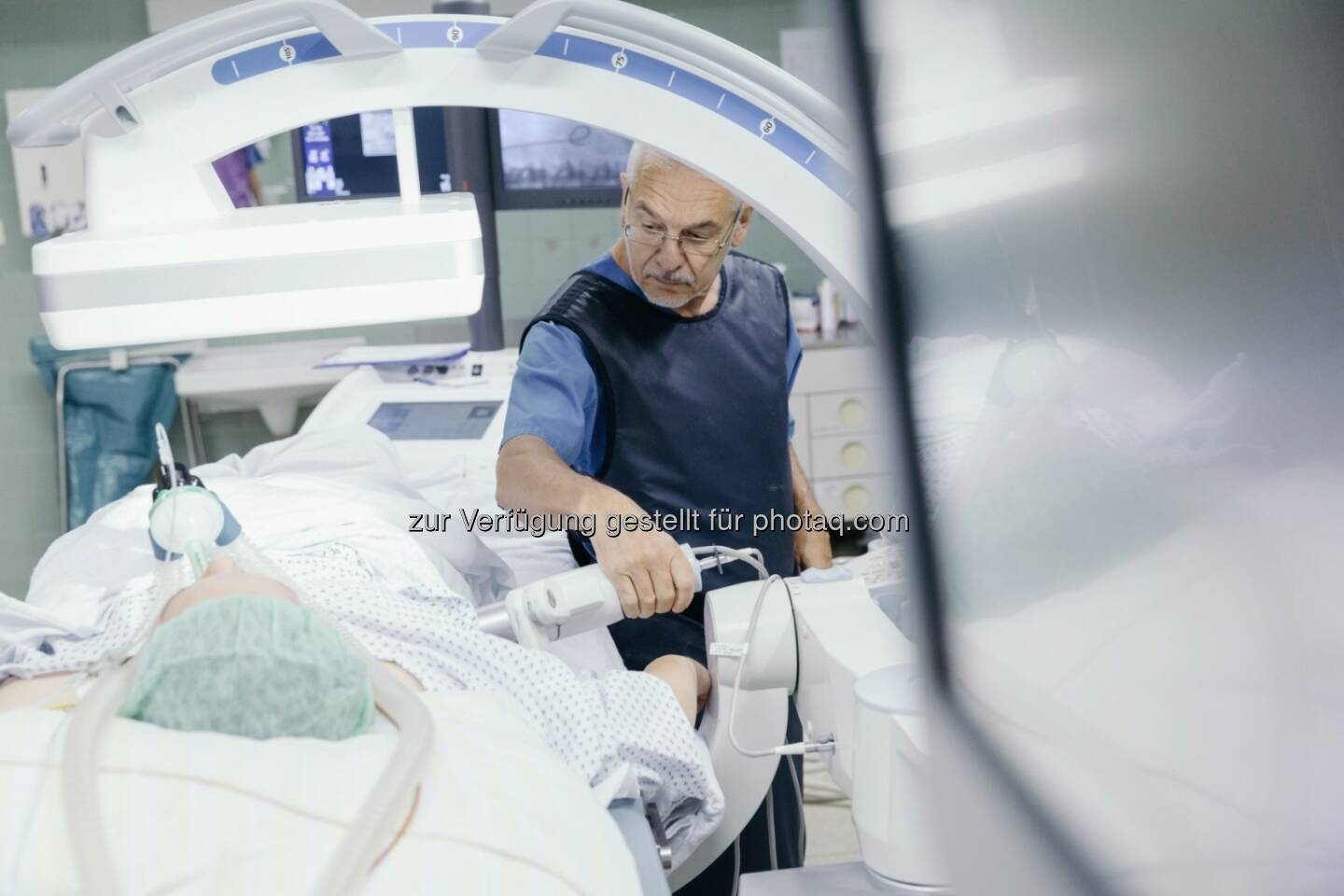 Guido Bendl (leitender Oberarzt in der urologischen Klinik des Prosper-Hospitals Recklinghausen) : Siemens Flachdetektor macht Harnsteine in der Endourologie besonders gut sichtbar : Fotocredit: Siemens Healthineers