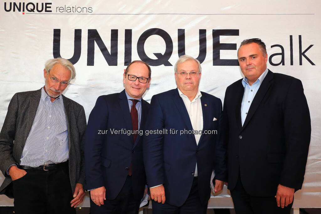 Heinz Patzelt (Generalsekretär Amnesty International), Gerald Groß (Moderator), Christian Wehrschütz (ORF-Auslandskorrespondent für Balkan und Ukraine), Hans Peter Doskozil (Verteidigungsminister) : Unique talk: Österreichs Flüchtlingspolitik - Vorbild für EU oder Alleingang? Fotocredit: Unique relations/APA-Fotoservice/Langegger, © Aussender (06.10.2016) 