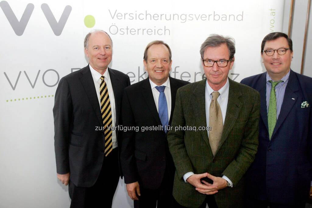 Othmar Than (Direktor des KFV), Othmar Ederer (VVO-Präsident Generaldirektor), Michael Staudinger (Direktor der Zentralanstalt für Meteorologie und Geodynamik), Louis Norman-Audenhove (Generalsekretär des VVO) : Naturkatastrophen in Österreich : Präventivmaßnahmen werden immer wichtiger : Fotocredit: VVO Versicherungsverband Österreich/APA-Fotoservice/Hautzinger, © Aussender (11.10.2016) 