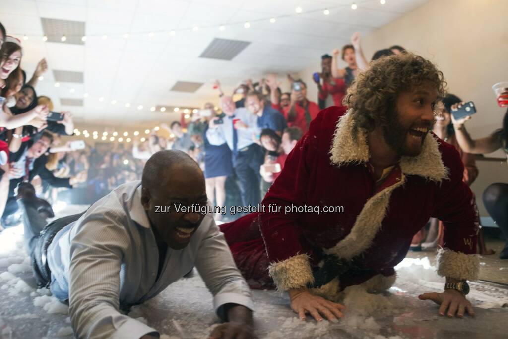 Courtney B. Vance (als Walter), T.J. Miller (als Clay Vanstone) in „Office Christmas Party“ : Weihnachtskomödie - by Paramount Pictures, DreamWorks Pictures and Reliance Entertainment – ab 8. Dezember in den Kinos : Fotocredit: obs/Constantin Film/Photo Credit: Glen Wilson, © Aussendung (13.10.2016) 