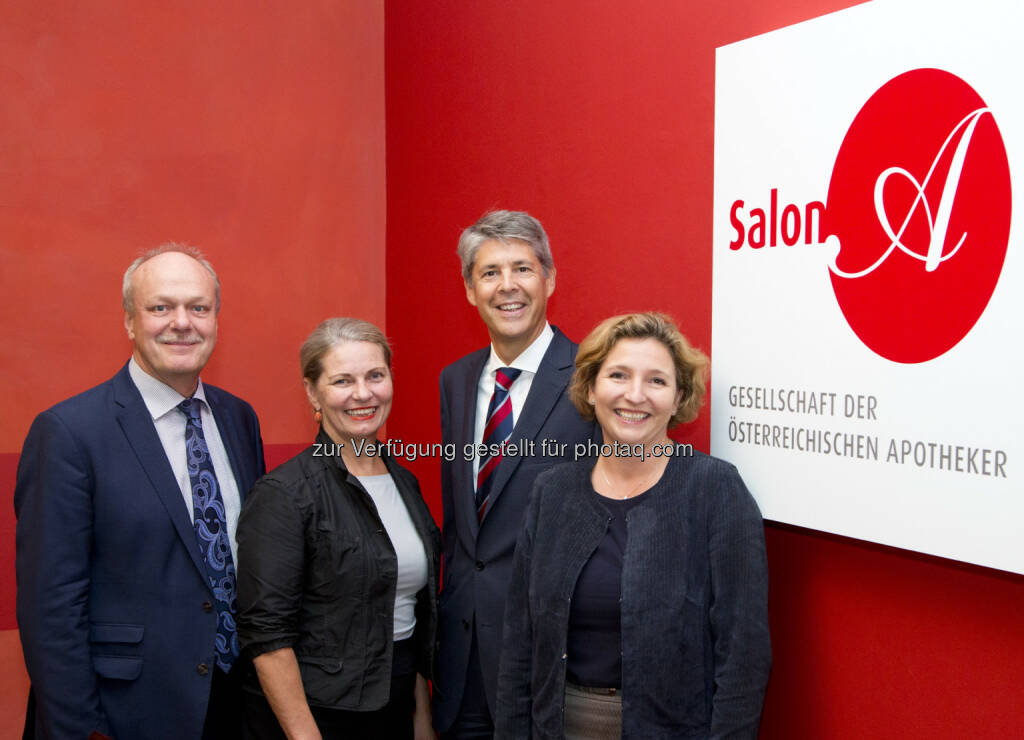 Josef Probst (Generaldir. im Hauptverb. d. österr. Sozialversicherungsträger), Ulrike Mursch-Edlmayr (Salon A-Obfrau), Martin Munte (Präsident Pharmig), Corinna Prinz-Stremitzer (Salon A-Obfrau Stv.) : Salon A - Arzneimittelversorgung im Wandel – Erstattung heute und morgen? : Fotocredit: Feelimage/Matern, © Aussender (14.10.2016)