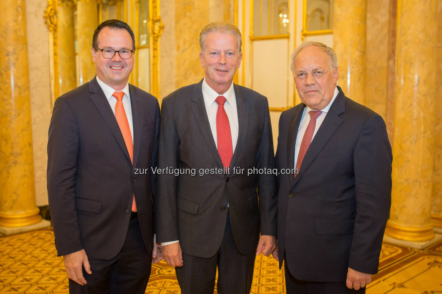 Thomas Zwiefelhofer (Liechtenstein, Regierungschef-Stellvertreter), Reinhold Mitterlehner (Vizekanzler), Johann Schneider-Ammann (Schweizer Bundespräsident) : Dreiertreffen der Wirtschaftsminister - Schweiz und Liechtenstein bestätigen gute Erfahrungen mit Freihandelsabkommen : Fotocredit: Glaser