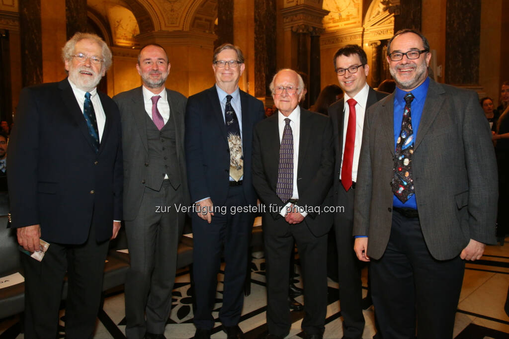 Anton Zeilinger (Präsident der ÖAW), Thomas Drozda (Bundesminister für Kunst und Kultur), George Smoot (Nobelpreisträger, Physik), Peter Higgs (Nobelpreisträger, Physik), Jochen Schieck (Direktor des HEPHY der ÖAW), Christian Köberl (Generaldirektor NHM Wien) : Eröffnung „Wie alles begann“ im Naturhistorischen Museum Wien : Thema „Urknall“ und Entstehung des Universums : Fotocredit: NHM Wien/APA-Fotoservice/Schedl, © Aussender (19.10.2016) 