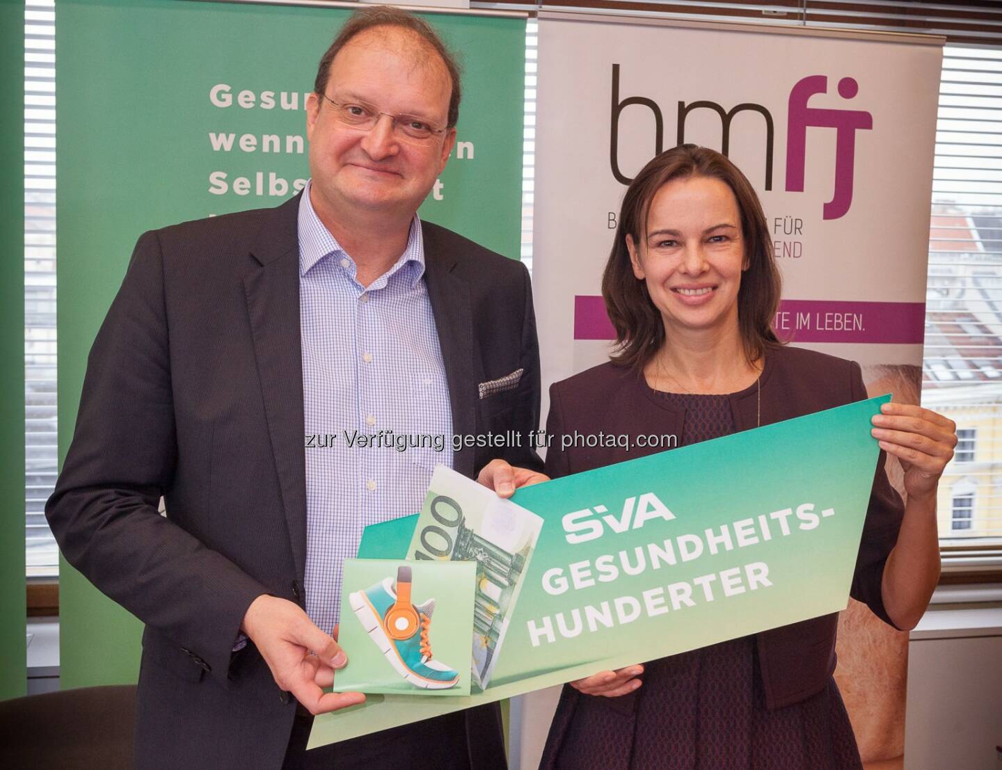 Alexander Herzog (Obmann-Stv. der SVA), Sophie Karmasin (Bundesministerin für Familien und Jugend) : Vorsorgeprogramm „Gesundheits-Check Junior“ für Kinder von Unternehmern : Fotocredit: SVA der gewerblichen Wirtschaft/APA-Fotoservice/Martin Lusser