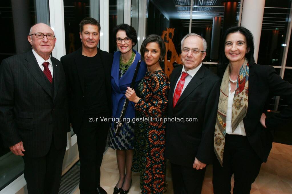 Günter Geyer (Vorstandsvorsitzender Wiener Städtische Versicherungsverein), Michael Dangl (Schauspieler), Tatjana Oppitz (Generaldirektorin IBM Österreich), Maria Fedotova (Flötistin), Peter Fichtenbauer (Volksanwalt), Edeltraud Fichtenbauer : Kunst im Turm: „Grado – Musik meiner Seele“ : Fotocredit: Wiener Städtische Versicherungsverein/APA-Fotoservice/Hautzinger, © Aussender (20.10.2016) 