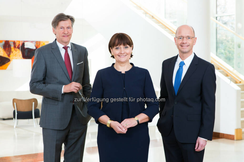 Dieter Kraßnitzer (VDir.), Herta Stockbauer (Vorstandsvorsitzende), Wolfgang Mandl (VDir.) : BKS Bank schließt Kapitalerhöhung 
erfolgreich ab : Fotocredit: BKS Bank (c) Gernot Gleiss, © Aussender (21.10.2016) 