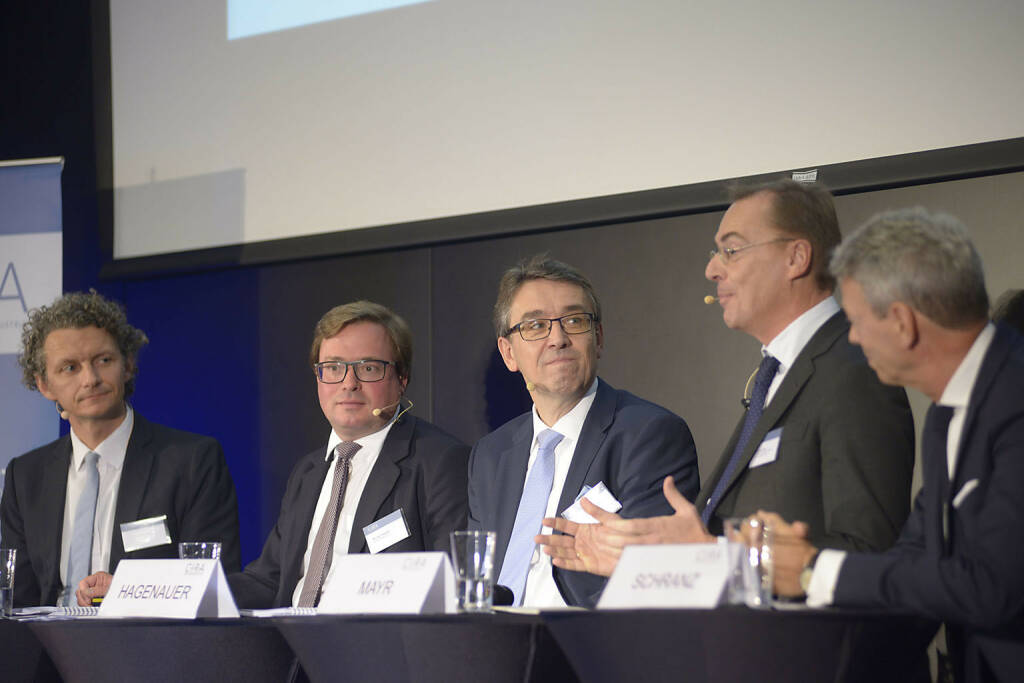 Andreas Posavac (Ipreo), Michael Sieghart (Petrus Advisers), Harald Hagenauer (Österreichische Post), Andreas Mayr (Dorda Brugger Jordis), Ronald Schranz (Brunswick Austria & CEE GmbH), © C.I.R.A./APA-Fotoservice/Bargad Fotograf/in: Nadine Bargad (23.10.2016) 