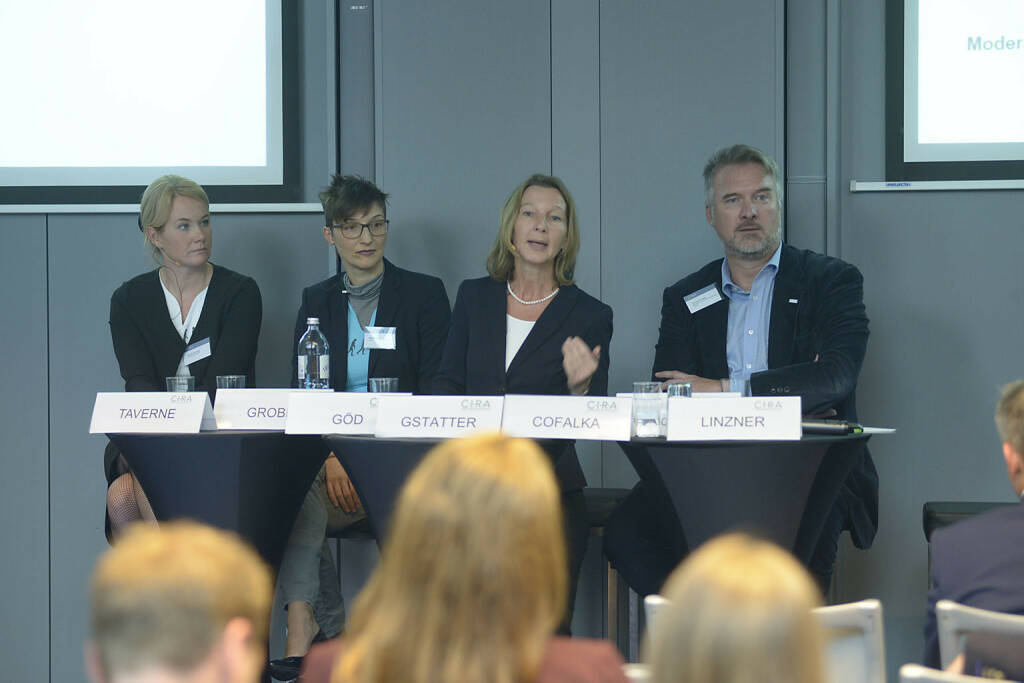 Alexandra Grobe (EnglishBusiness AG), Manuela Göd (nexxar GmbH), Doris Gstatter (IR & mehr), Dominik Cofalka (Mensalia Unternehmensberatungs GmbH), © C.I.R.A./APA-Fotoservice/Bargad Fotograf/in: Nadine Bargad (23.10.2016) 